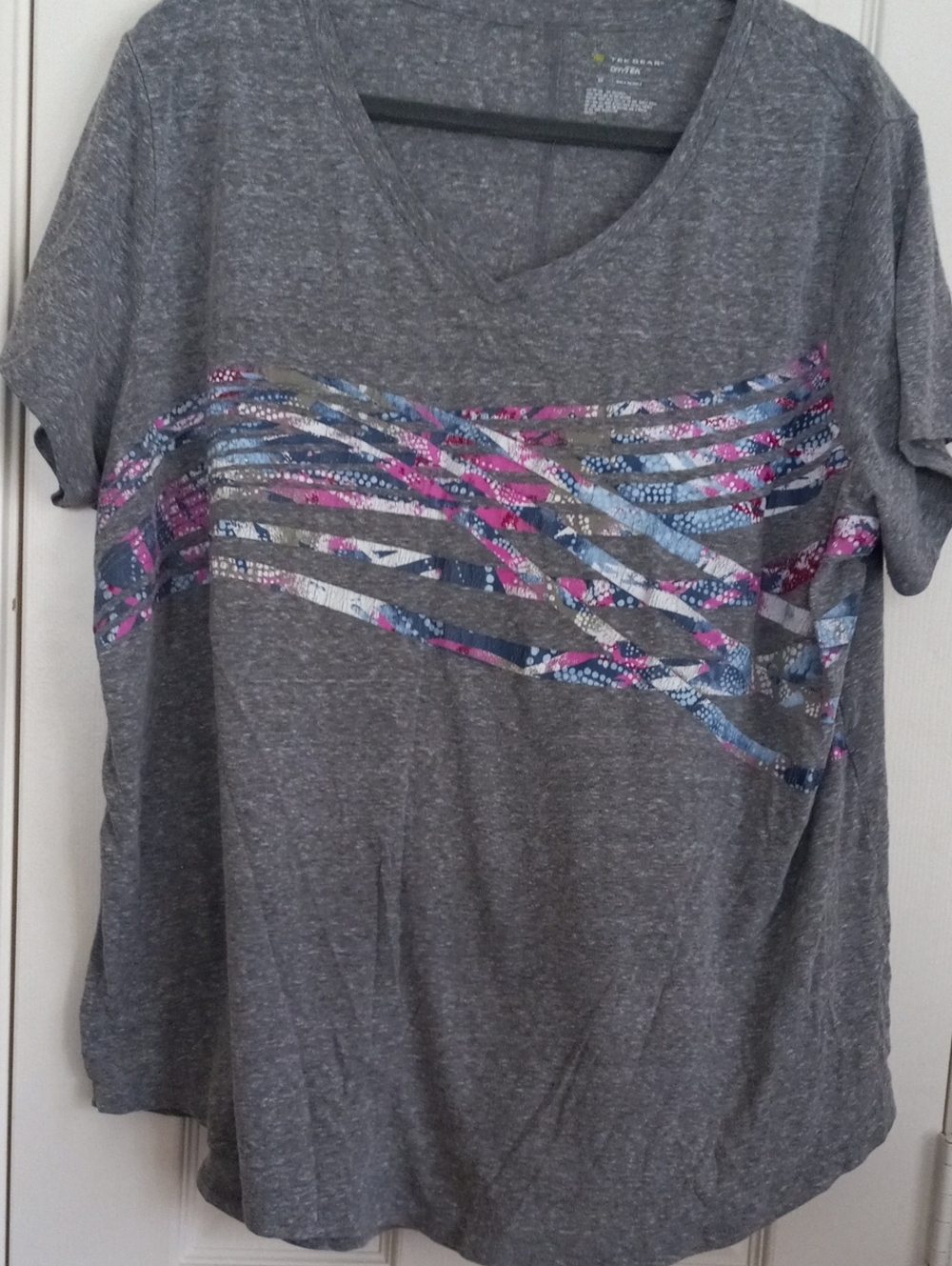 WOMEN Gray V-Neck Tee with Pink & Blue Ribbon Print